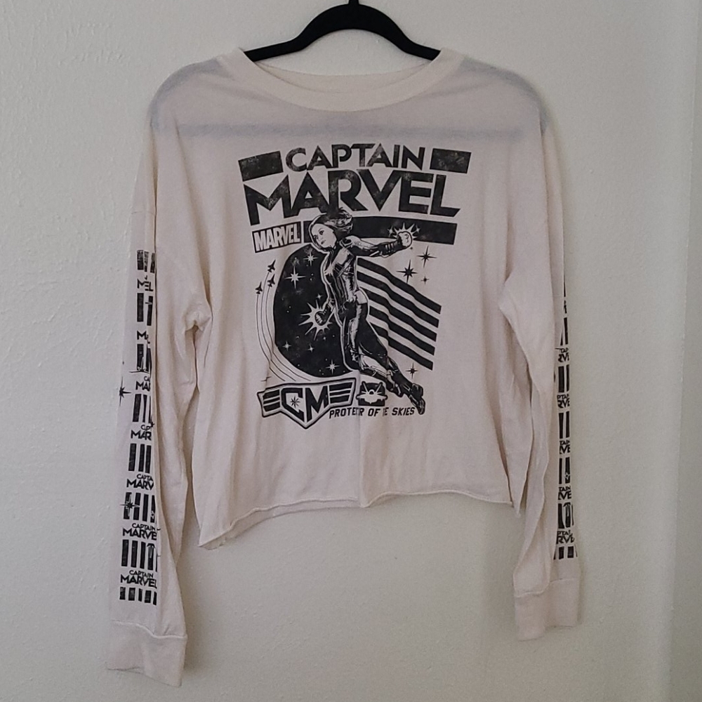 Captain Marvel long-sleeve cropped tee
